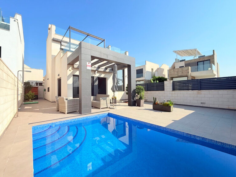 R5447647 property photo 1