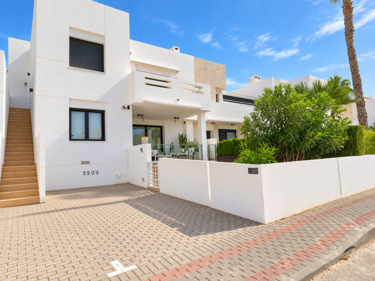 R5504560 property photo 1
