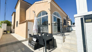 R5495764 property photo 1