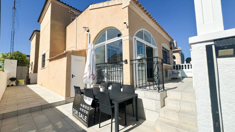 R5495764 property photo 1